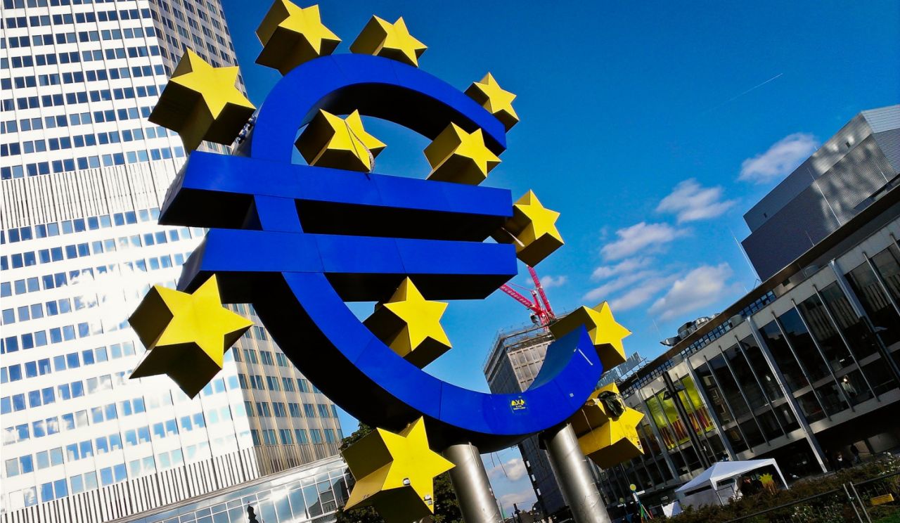 Is The Euro The Biggest Threat To The Global Trading System